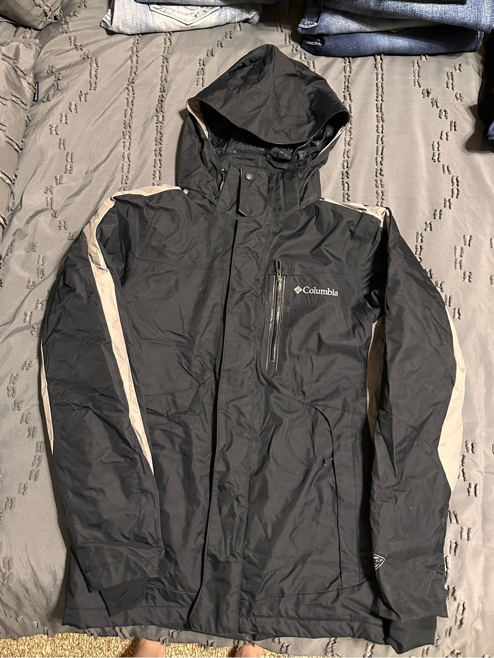 Columbia Omni Heat Black Hooded Rain Jacket with Tan Panels